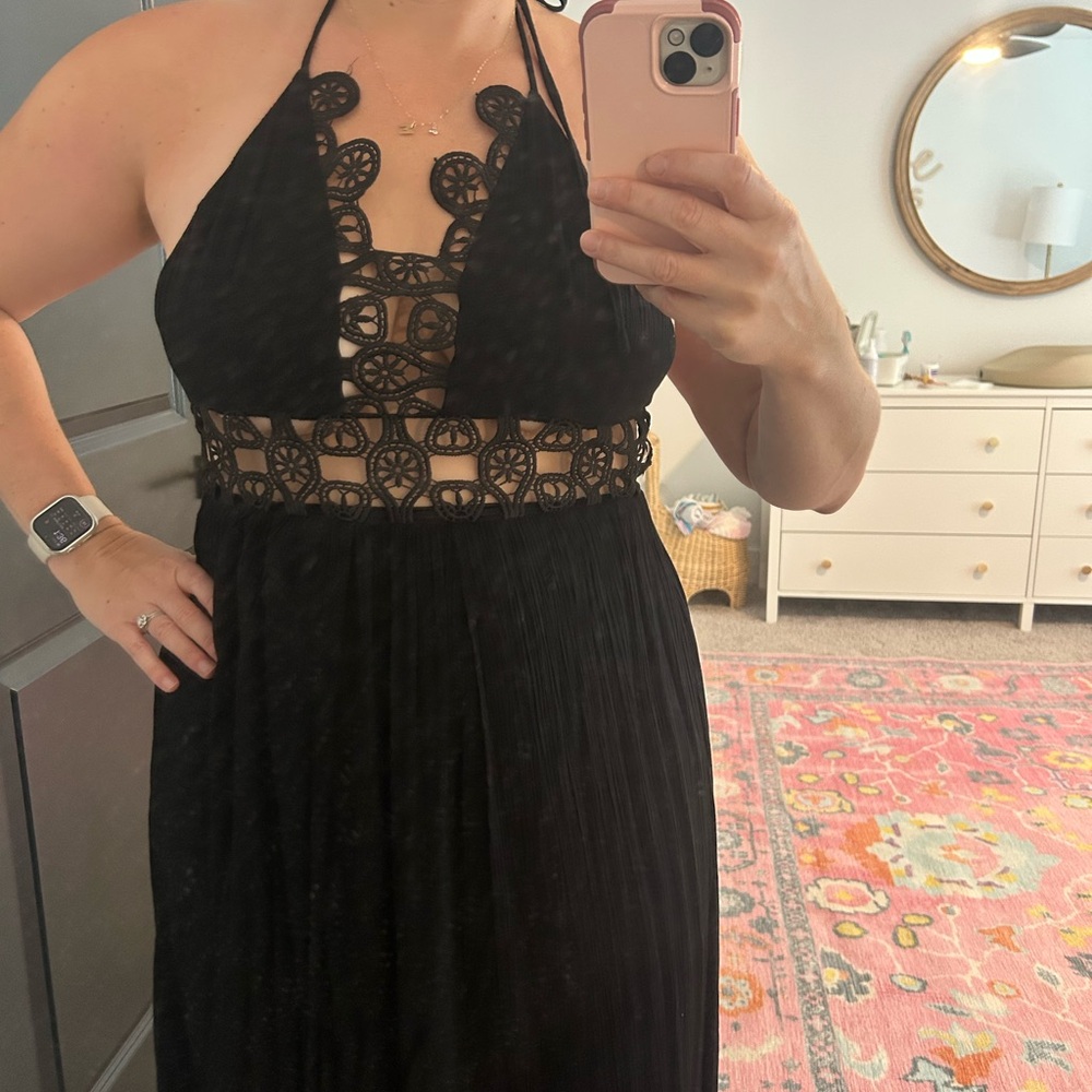 Elegant Black Lace Halter Dress